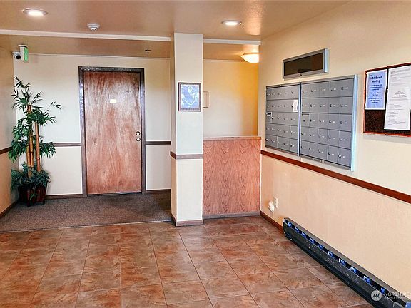 2nd image of 1522 NE 175th Street #401