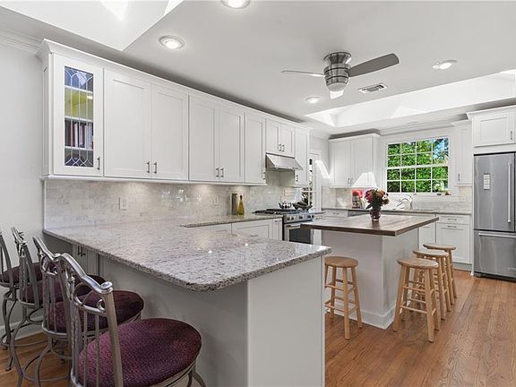 3rd image of 4203 W Granada St