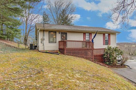 1st image of 118 Country Hill Ct