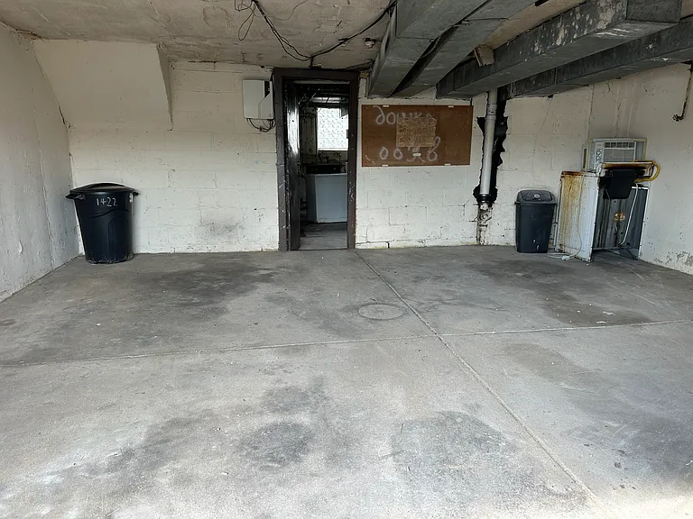 1422 Greeby St #1 — Photo 21