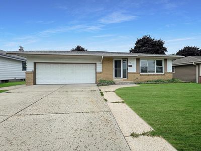 1435 West Goldcrest AVENUE, Milwaukee, WI, 53221