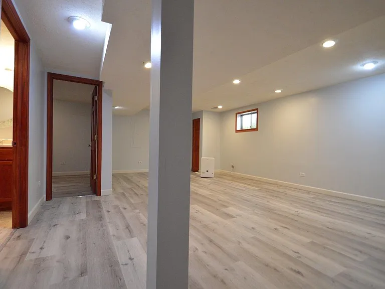 3301 Banford Cir — Photo 34
