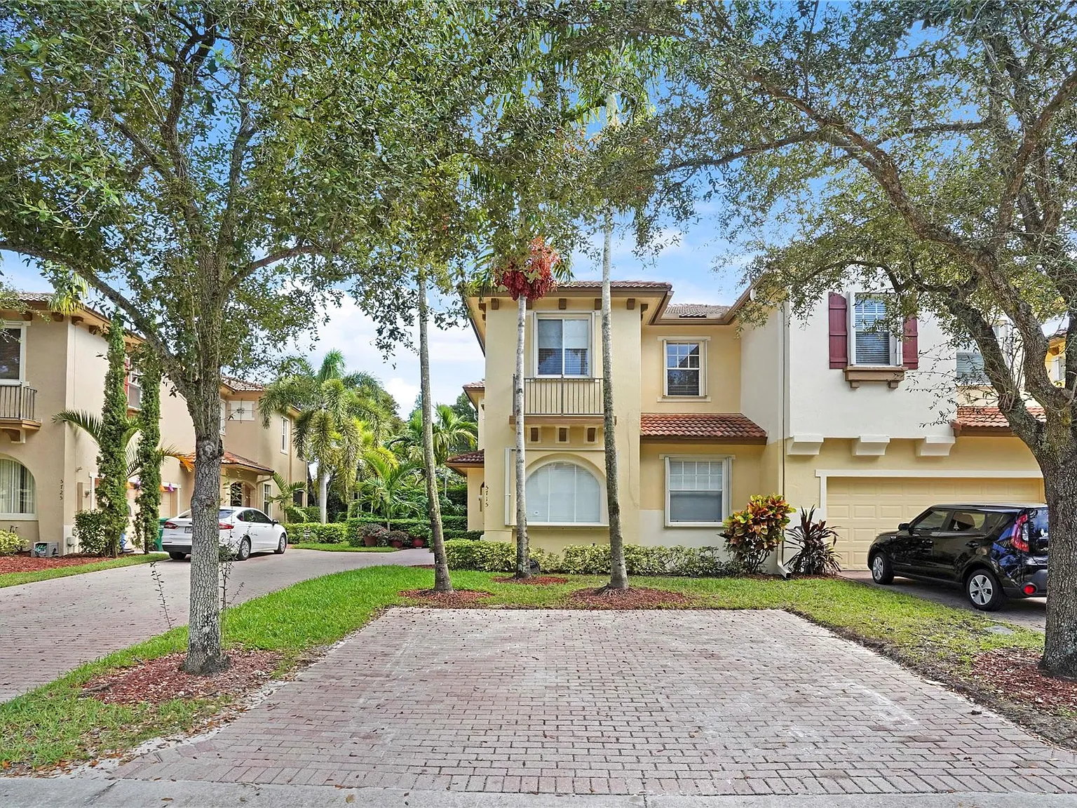 3 bed, 2.5 bath, 2029 sqft, $4,700 — Photo 2