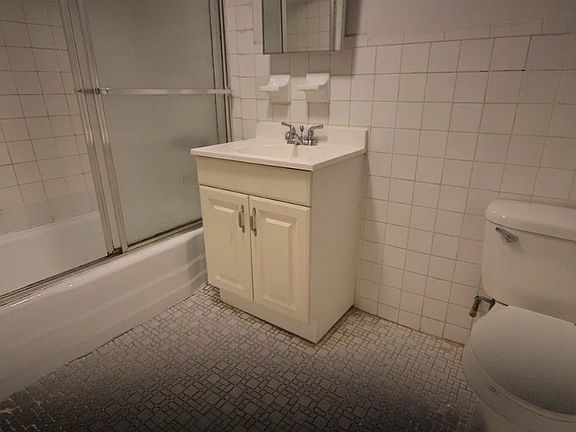 5th image of 512 E 5th St #13/14