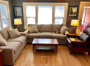 17560 Ballinger Way NE, Lake Forest Park, WA 98155