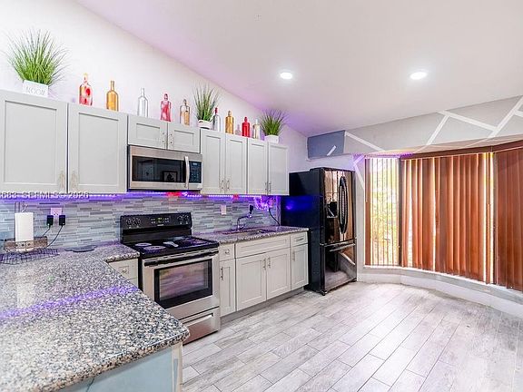 5th image of 1111 San Remo Cir