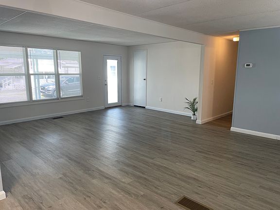 3rd image of 77 New York Dr