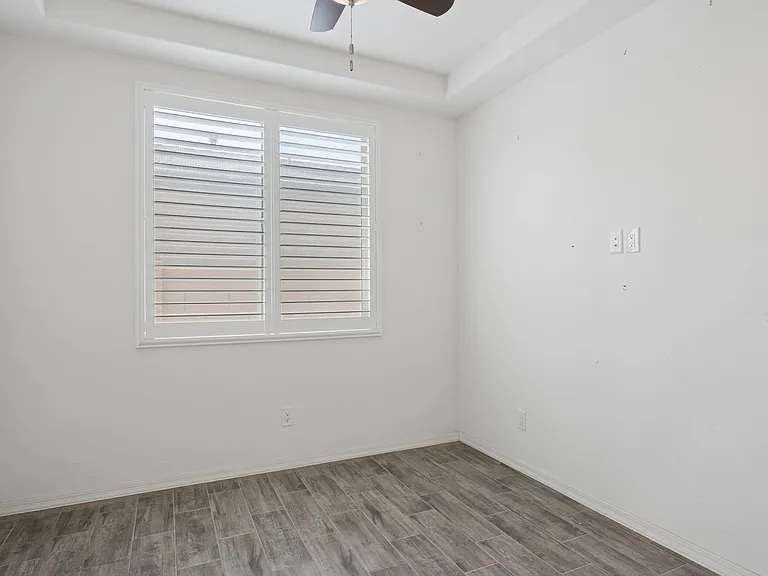10445 E Tesla Ave — Photo 22