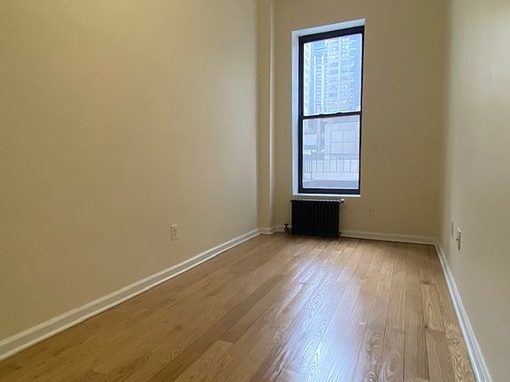 5th image of 46 W 56th St #2