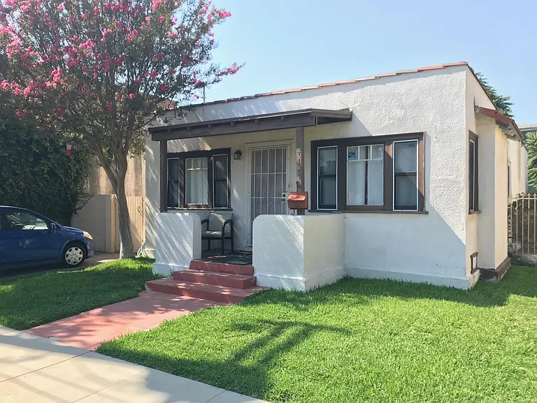 415 W Marietta Pl — Photo 1