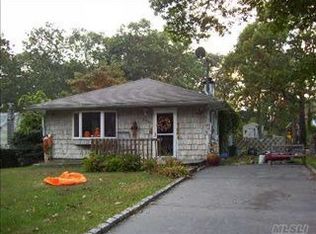 225 W End Ave, Shirley, NY 11967