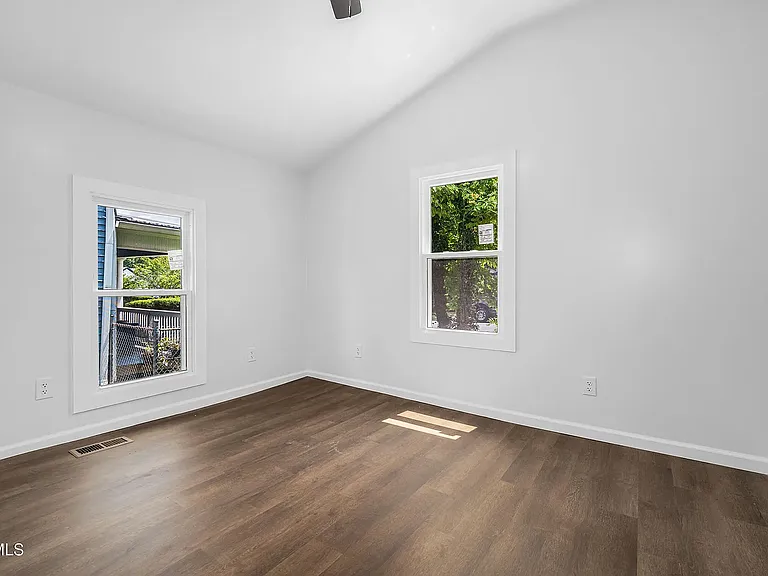 1007 Spring St — Photo 14