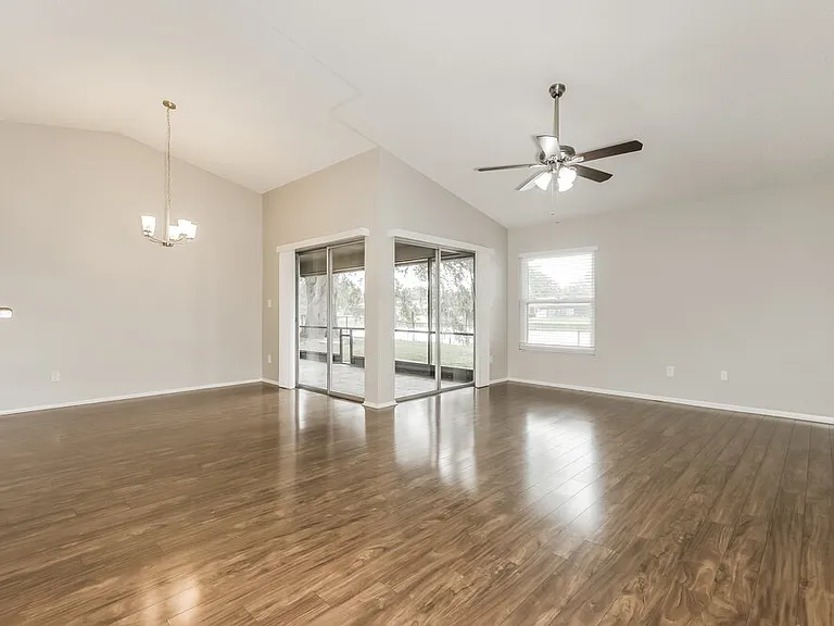 1928 Tidewater Ct — Photo 3