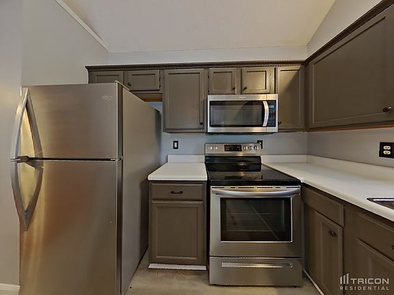 5th image of 121 Laguna Springs Dr