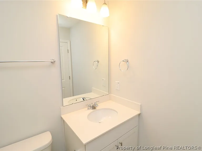 212 Breeders Cup Way Valencia #58 — Photo 44