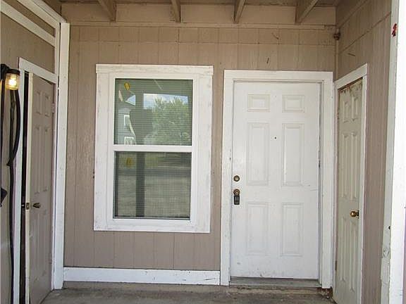 2nd image of 10212 Brownie Dr APT B