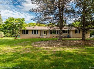 12225 Jeffers Ln, Fenton, MI 48430