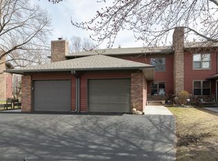 520 Hunter Hill Rd, Hudson, WI 54016