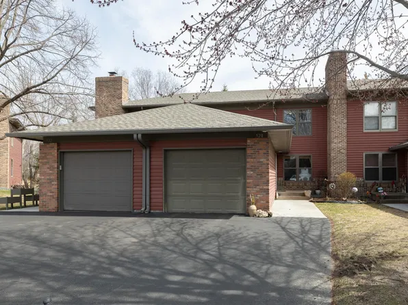 520 Hunter Hill Rd, Hudson, WI 54016