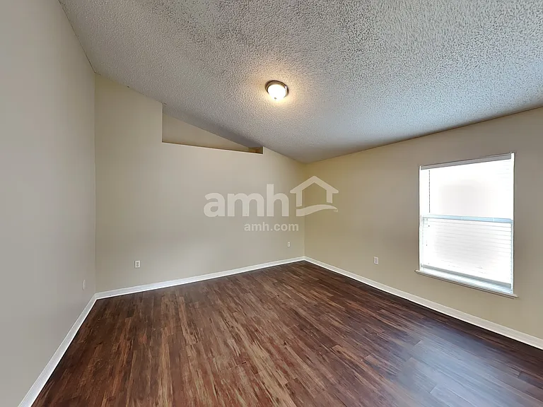 2032 Corner Glen Dr — Photo 11