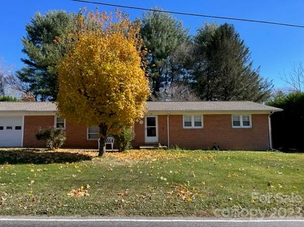 56 Thompson Cove Rd #8, Clyde, NC 28721