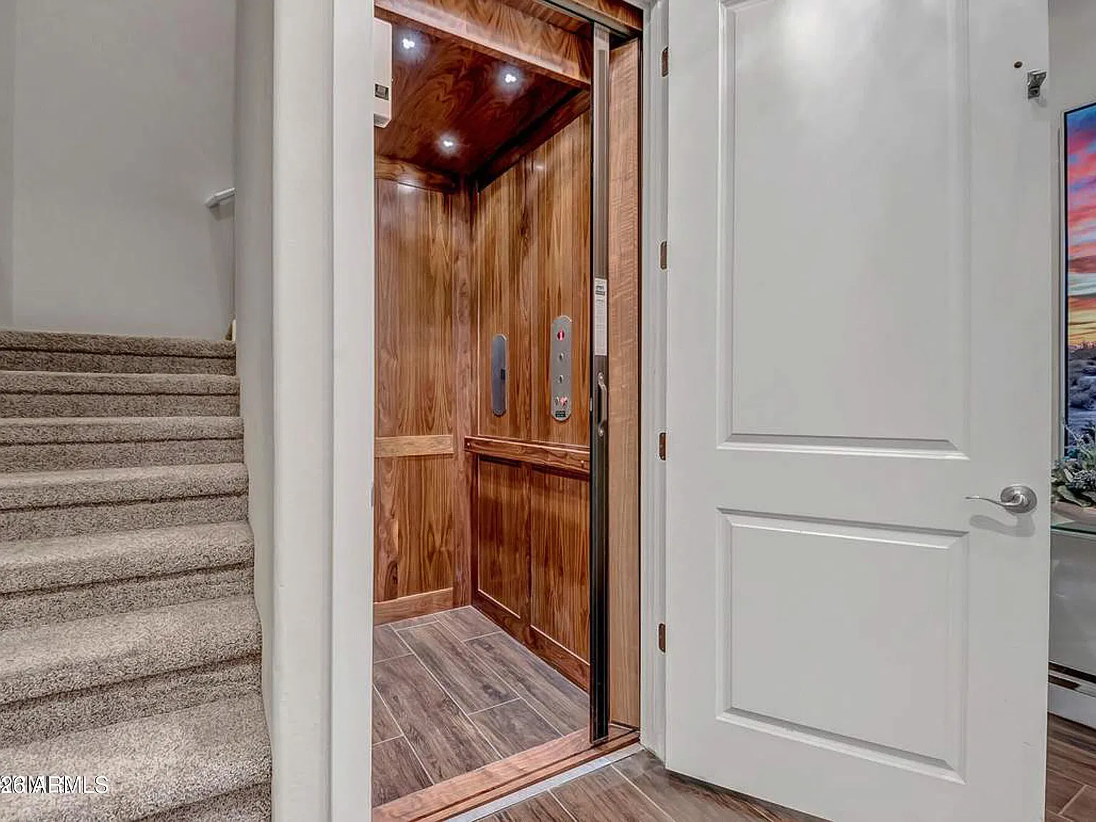 3 bed, 3.0 bath, 2627 sqft, $10,000 — Photo 3