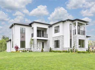 19 Fern Dr, Monsey, NY 10952