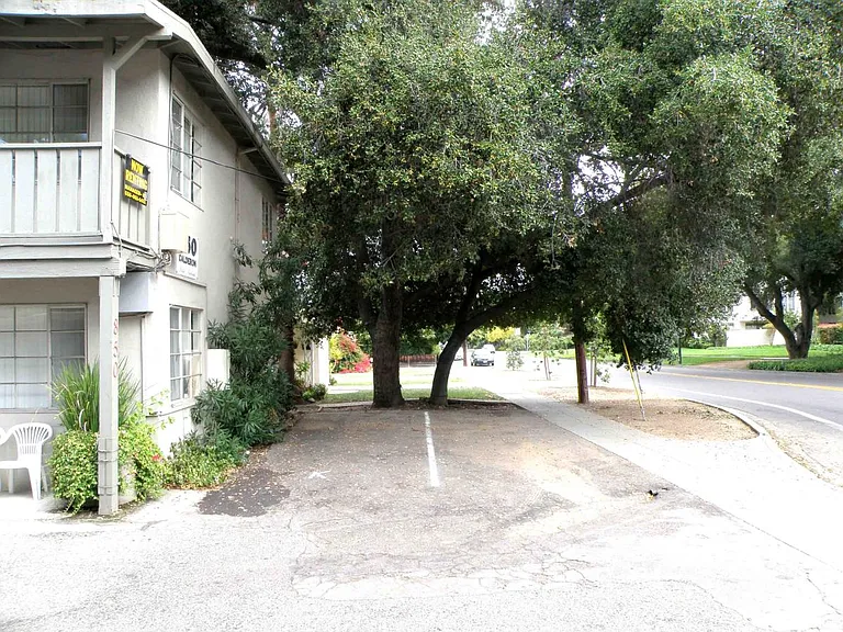 850 Calderon Ave #12 — Photo 14