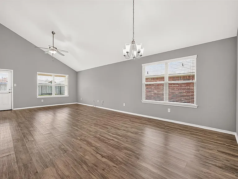 6014 Namika St — Photo 5