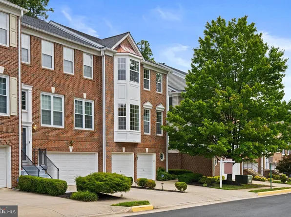 4103 Oak Village Lndg, Fairfax, VA 22033