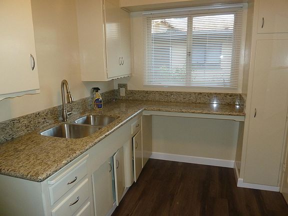 2nd image of 513 N Santa Anita Ave