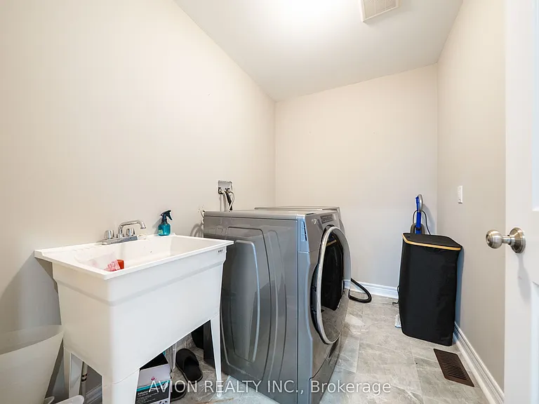 1034 Tigerlily Trl — Photo 24