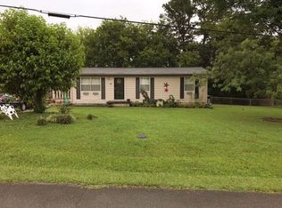 923 Monroe Cir, Madisonville, TN 37354