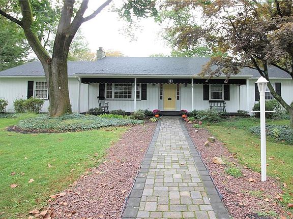 4th image of 365 Crescent Dr