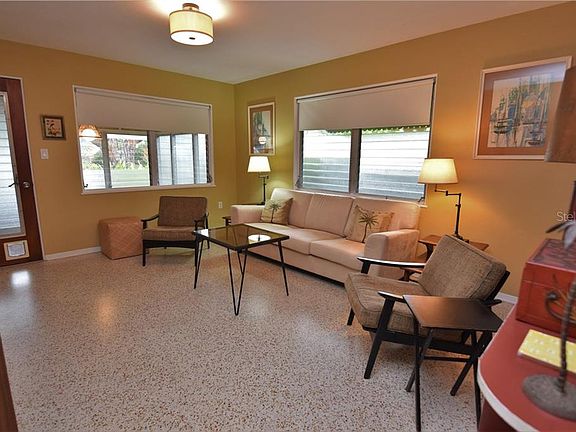 3rd image of 2739 Belvoir Blvd
