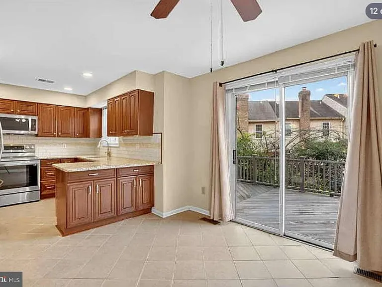 7427 Salford Ct — Photo 12