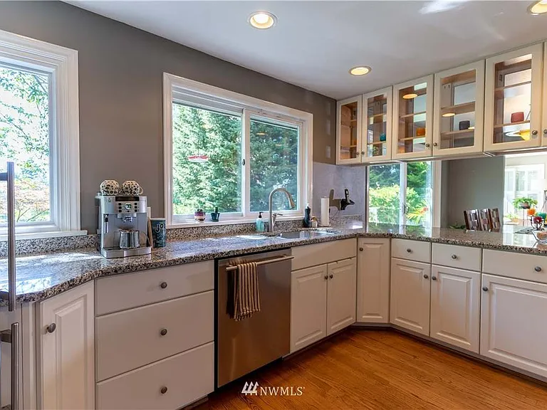 11825 8th Ave NW — Photo 8