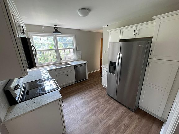 3rd image of 5623 Horton St