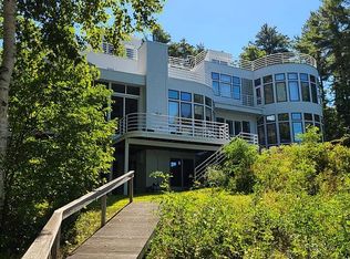 365 Fox Point Rd, Newington, NH 03801