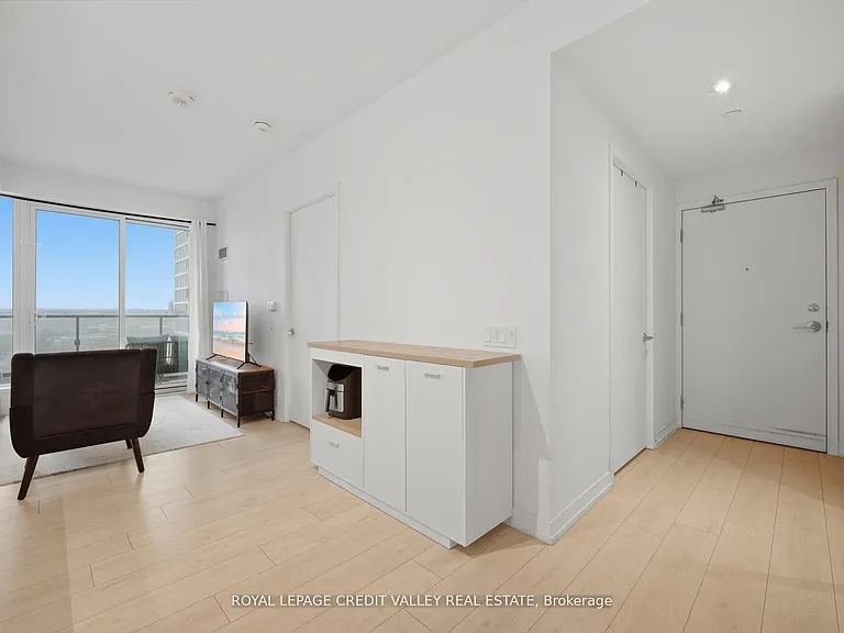 5 Buttermill Ave #1511 — Photo 11