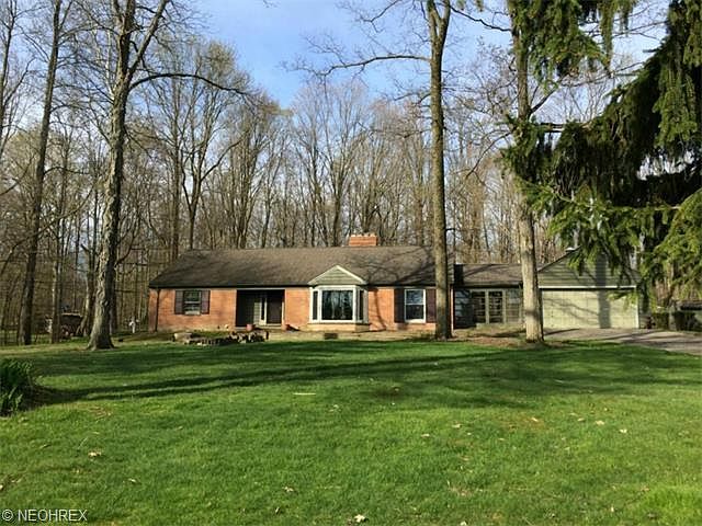 1st image of 123 Lakeview Ln
