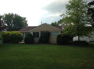 2915 Cardinal Dr, Rolling Meadows, IL 60008