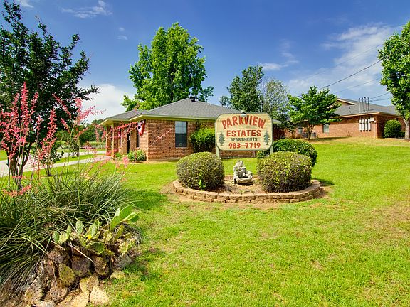 2nd image of 200 Parkview Est APT 3