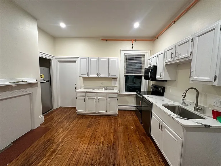 440 Newtonville Ave #1 — Photo 3