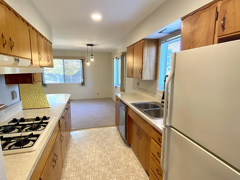 340 Wiley St — Photo 20