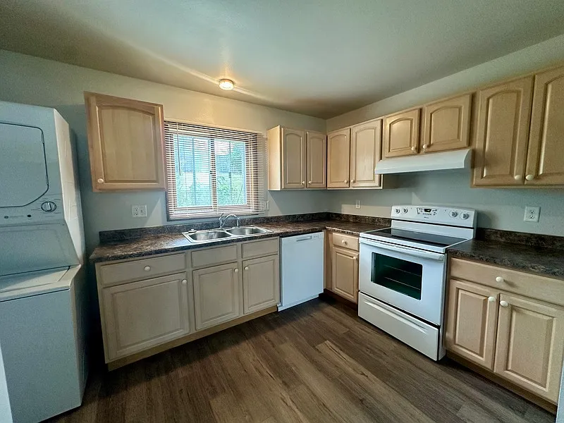 2 bed, 1.0 bath, 930 sqft, $875 — Photo 4