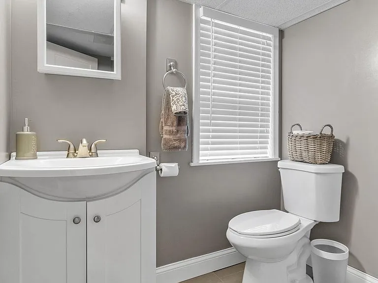 5036 Richmond Dr — Photo 24