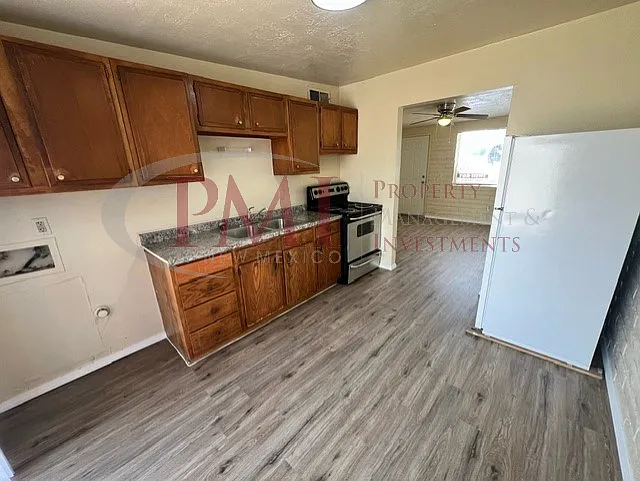 3321 Conlee Lane — Photo 6