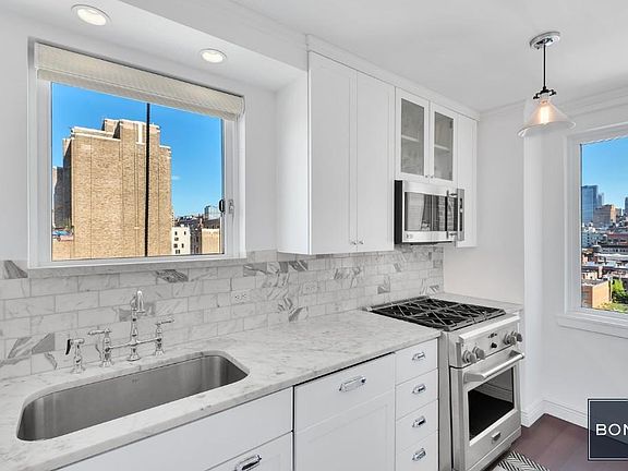 4th image of 105 W 13th St APT 16E