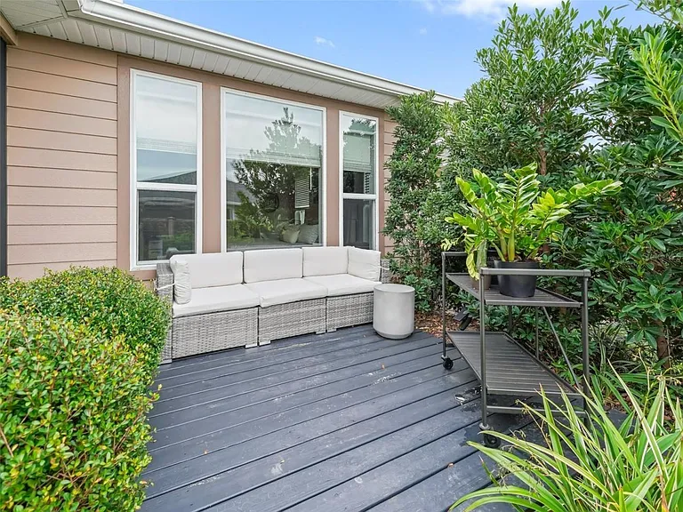 5672 NW 40th Pl — Photo 30